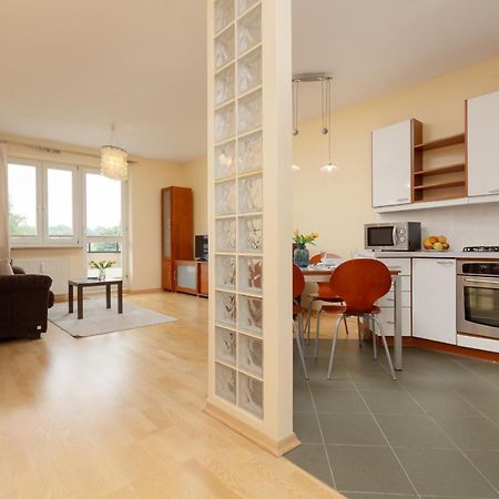 Spacious & Quiet 1 Bedroom Apartment In Pruszkow By Noclegi Renters Exterior foto